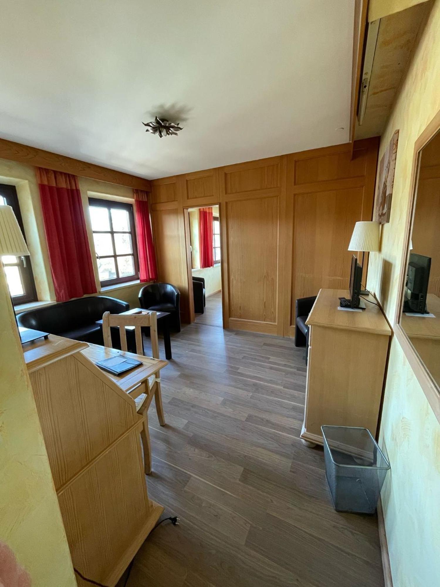 Landhotel Neukirchner Hof Neukirchen Bei Sulzbach-Rosenberg 外观 照片